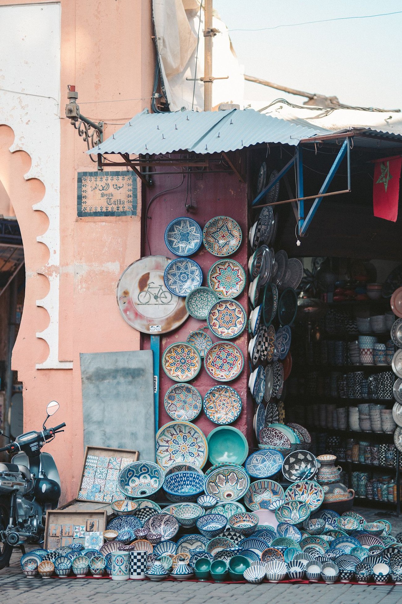 If you plan to bring home any souvenirs, make sure you know how to tell the fake and low-quality items from the real thing.