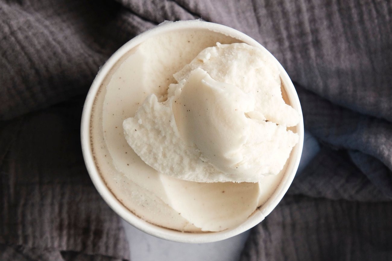 The O'My Non-Dairy Gelato has an icy texture that breaks apart in clumps.