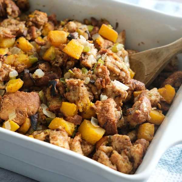 Butternut squash stuffing is the perfect addition to your Thanksgiving table... and it's vegan!

Get